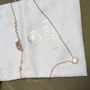 Kendra Scott rose gold mother of pearl necklace